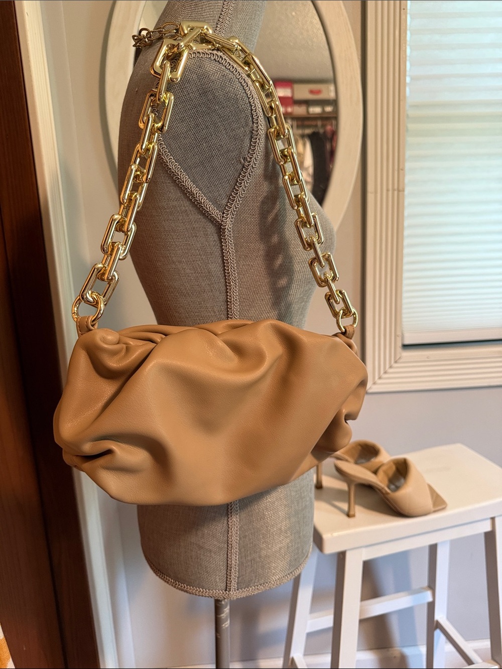 Dumpling style shoulder bag handbag tan faux leather